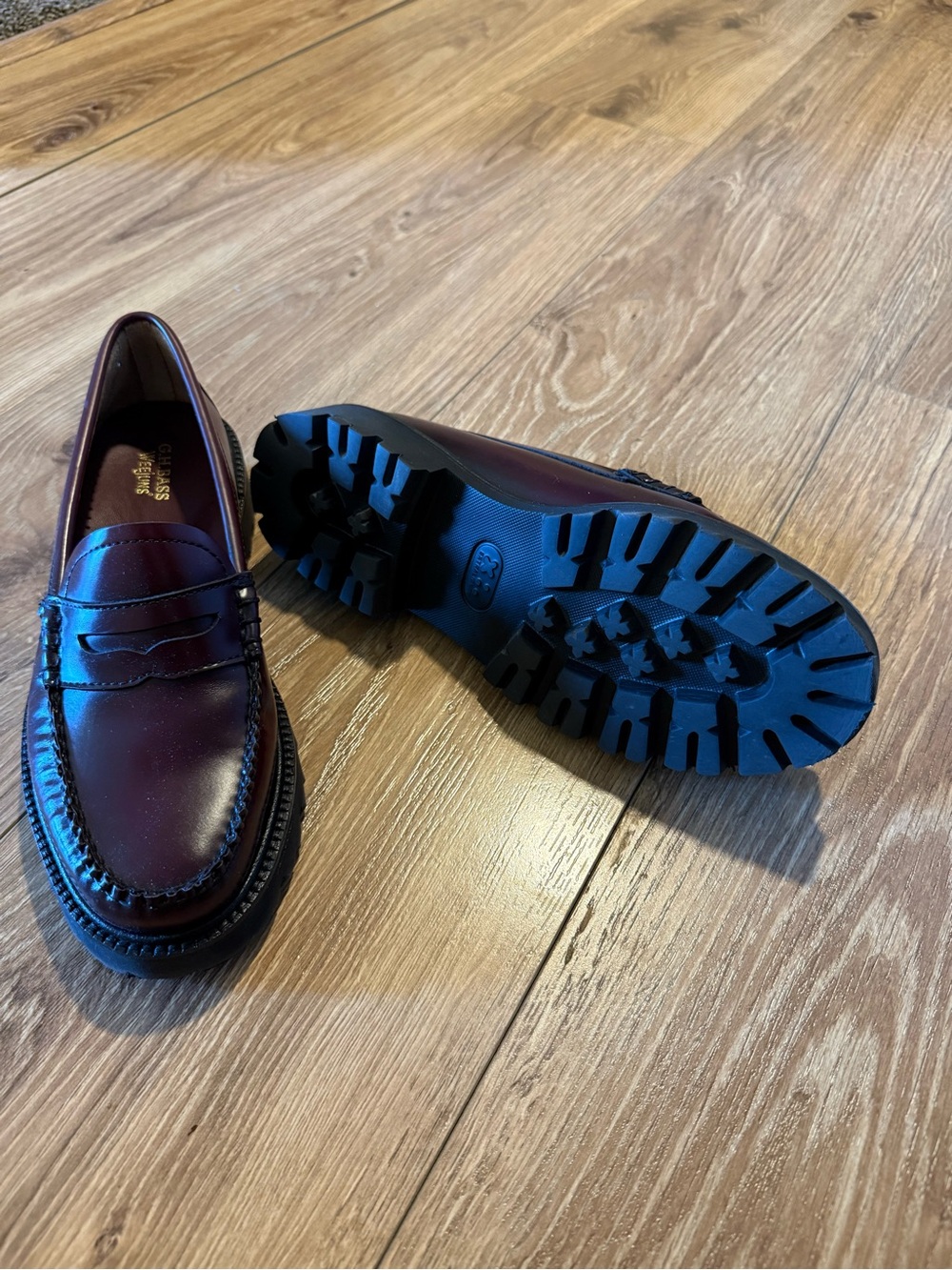G.H.Bass Whitney Weejuns Super Lug Sole Penny Loafer - Picture 3 of 4